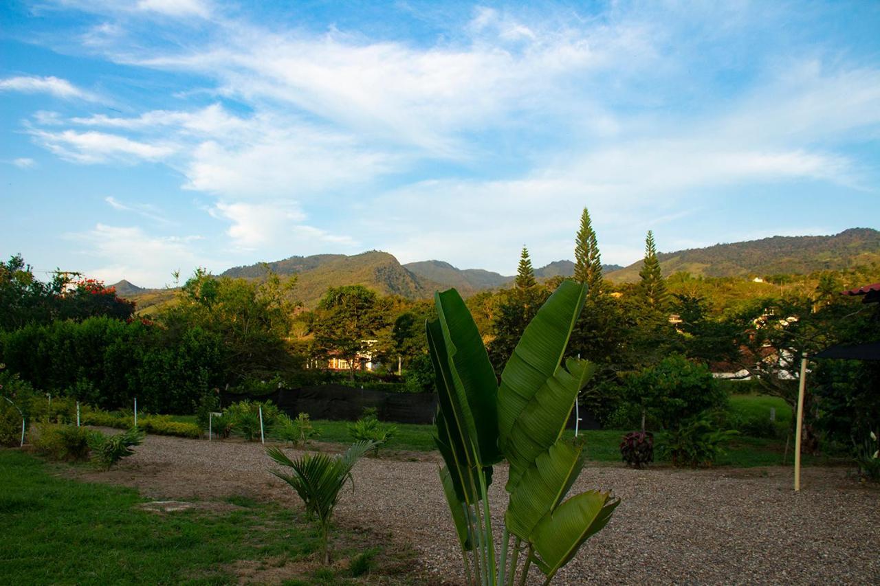 San Juan De Los Guayabos Guaduas Exterior foto