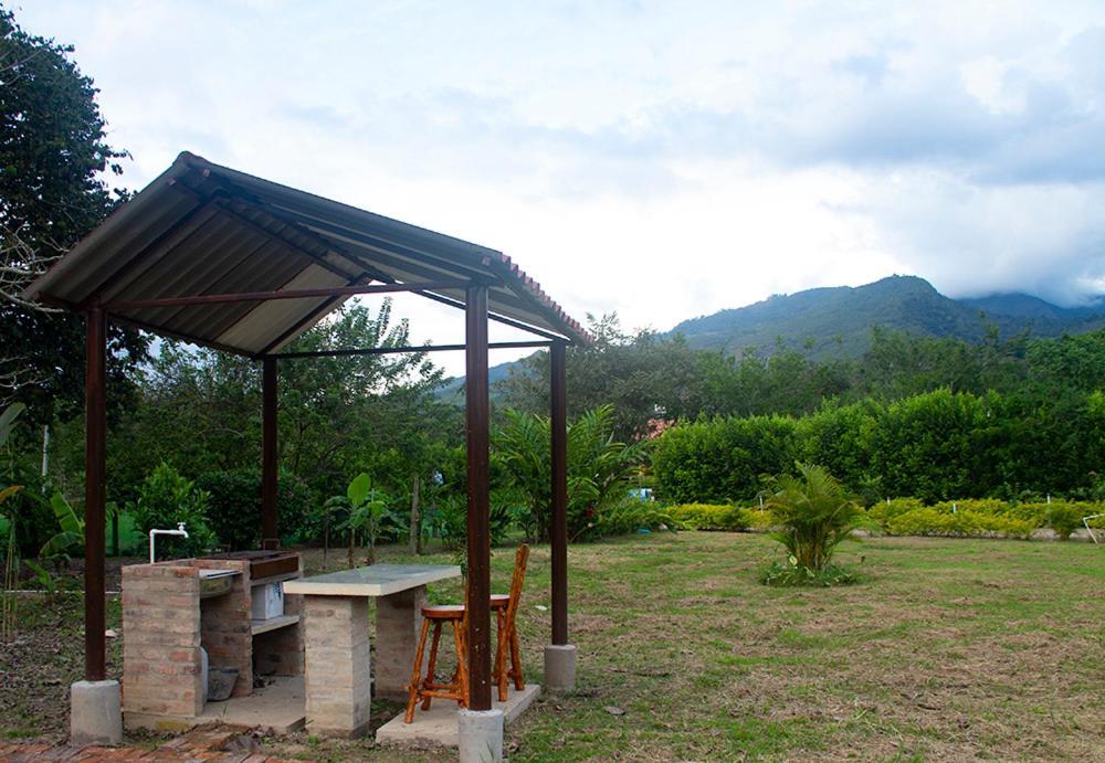 San Juan De Los Guayabos Guaduas Exterior foto